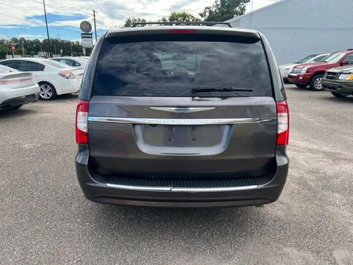 2016 Chrysler Town & Country Touring-L