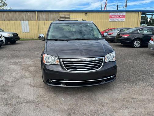 2016 Chrysler Town & Country Touring-L