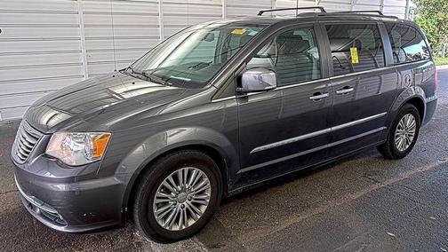 2016 Chrysler Town & Country Touring-L