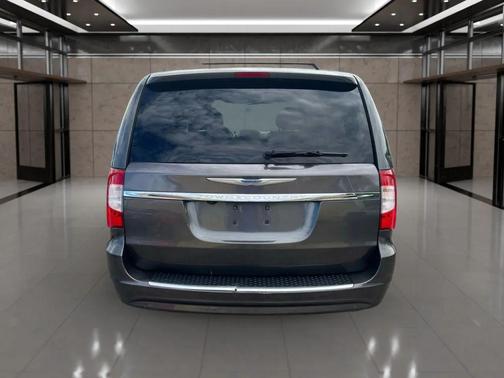 2016 Chrysler Town & Country Touring-L