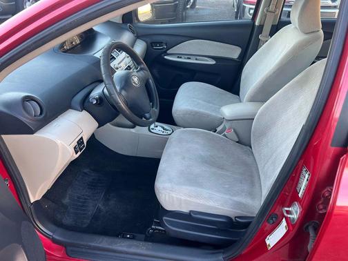 2008 Toyota Yaris Base