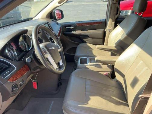 2016 Chrysler Town & Country Touring