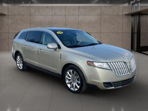 2010 Lincoln MKT Base 4dr Crossover