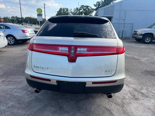 2010 Lincoln MKT Base 4dr Crossover