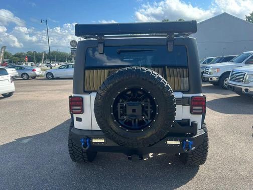 Bright White Clearcoat 2015 Jeep Wrangler Unlimited Sport