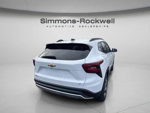 Summit White 2025 Chevrolet Trax LT