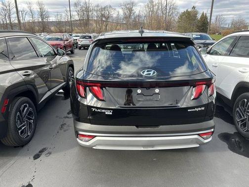 2026 Hyundai TUCSON Hybrid Blue SE