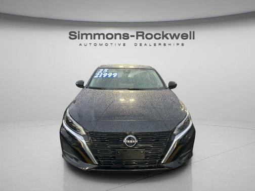 2025 Nissan Altima SV