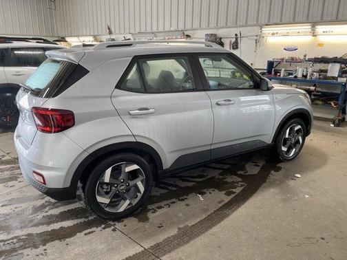 2023 Hyundai VENUE SEL