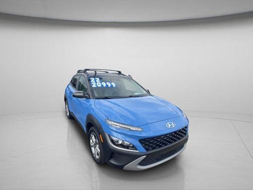 2022 Hyundai KONA SEL