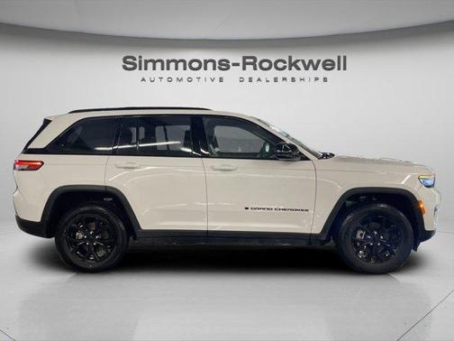 2024 Jeep Grand Cherokee Laredo