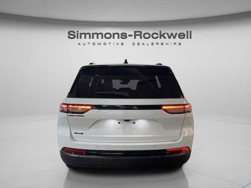 2024 Jeep Grand Cherokee Laredo