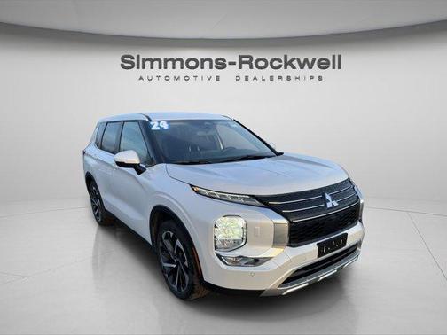2024 Mitsubishi Outlander SE