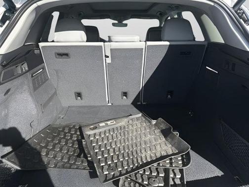 2022 Audi Q5 45 S line quattro Premium