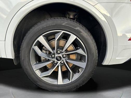 2024 Audi Q5 45 S line quattro Premium