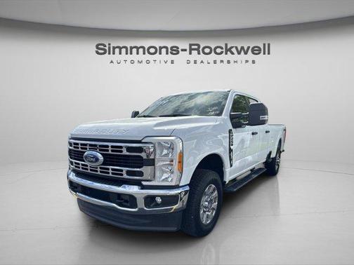 White 2023 Ford F-250 XLT