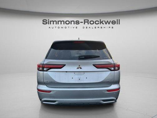 2024 Mitsubishi Outlander SE