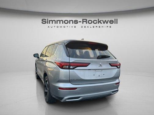 2024 Mitsubishi Outlander SE