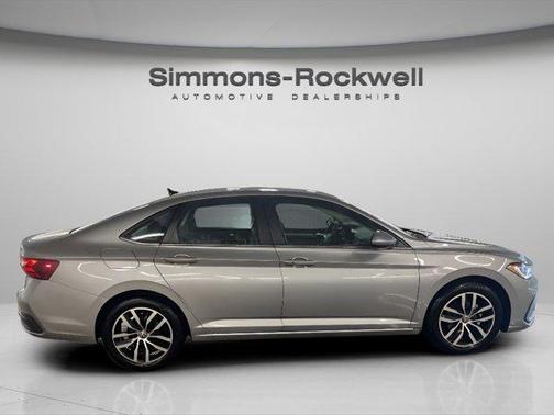 2025 Volkswagen Jetta 1.5T SE