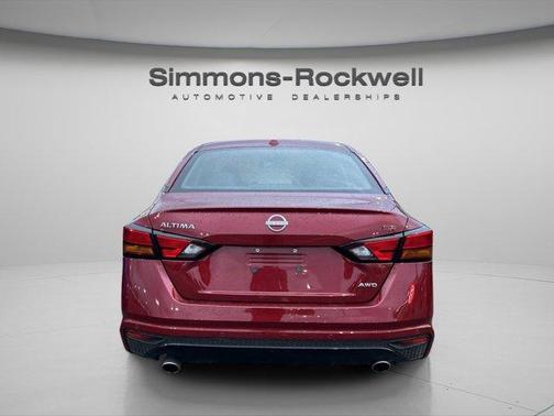2024 Nissan Altima 2.5 SR