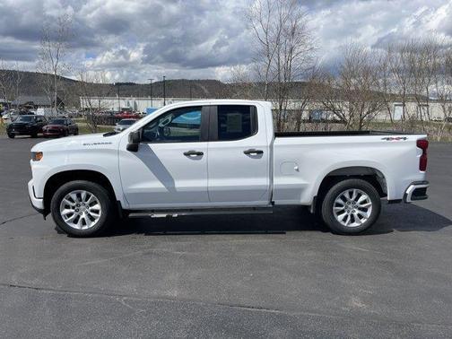 Summit White 2019 Chevrolet Silverado 1500 Custom