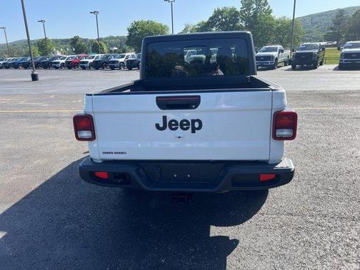 2023 Jeep Gladiator Sport