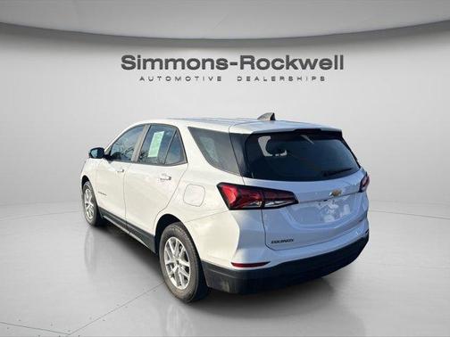 2023 Chevrolet Equinox LS