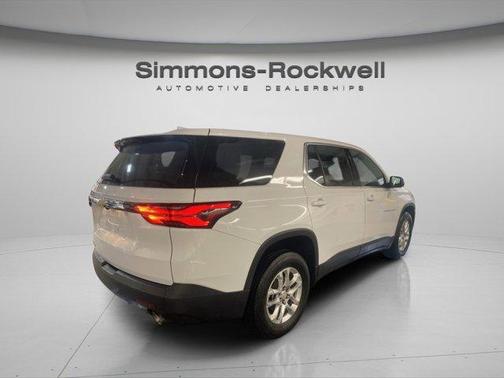 2023 Chevrolet Traverse LS