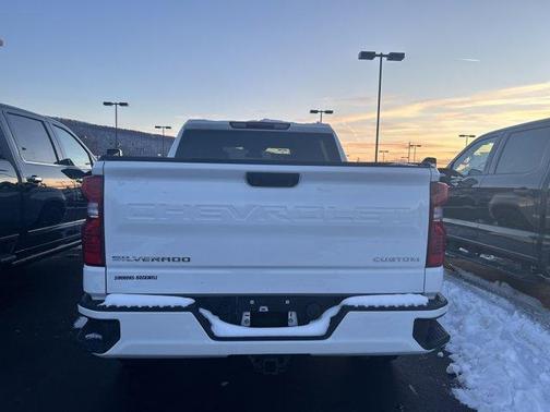 2022 Chevrolet Silverado 1500 Custom