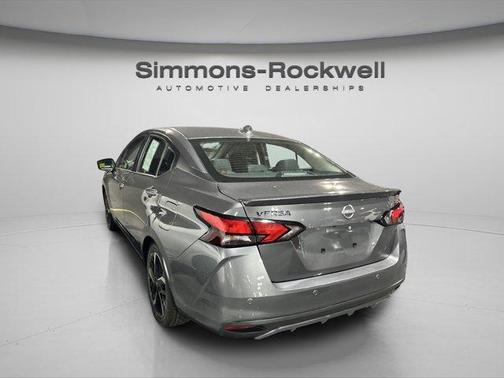 2024 Nissan Versa 1.6 SR