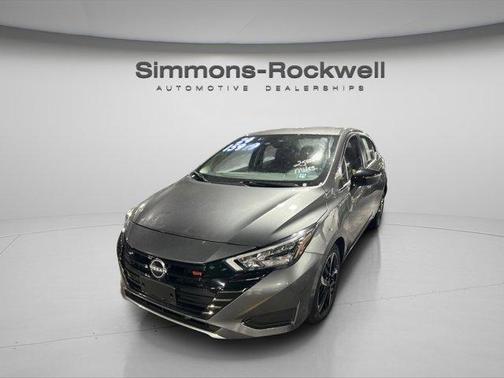 2024 Nissan Versa 1.6 SR