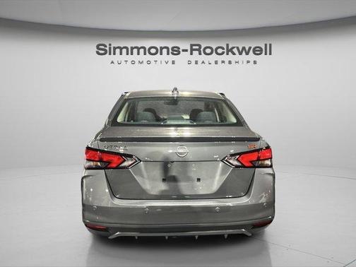 2024 Nissan Versa 1.6 SR