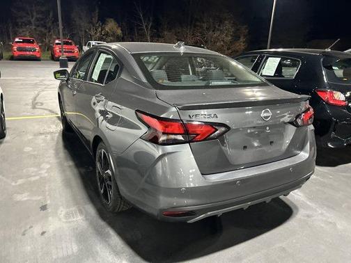 2024 Nissan Versa 1.6 SR