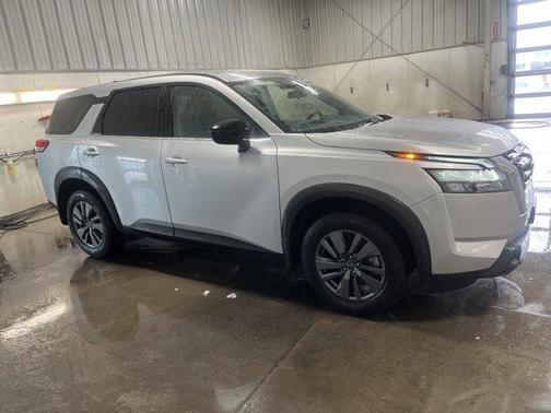 2024 Nissan Pathfinder S