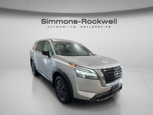 2024 Nissan Pathfinder S