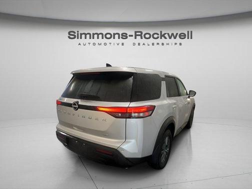 2024 Nissan Pathfinder S