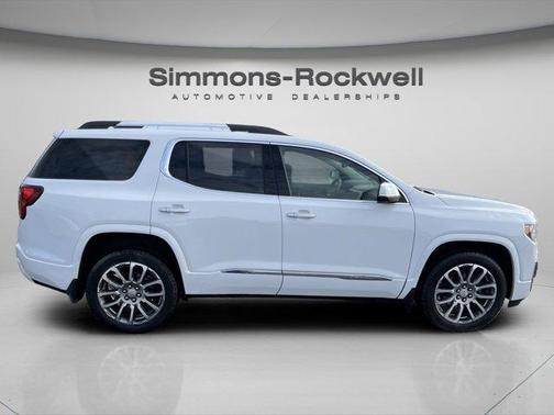 2023 GMC Acadia Denali