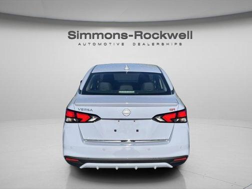 2024 Nissan Versa 1.6 SR