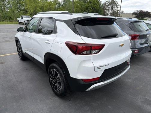Summit White 2025 Chevrolet Trailblazer LT