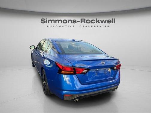 2025 Nissan Altima SR