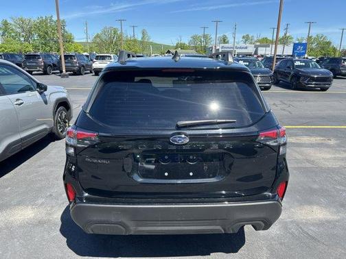 Crystal Black Silica 2025 Subaru Forester Premium