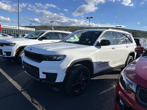 2022 Jeep Grand Cherokee L Laredo