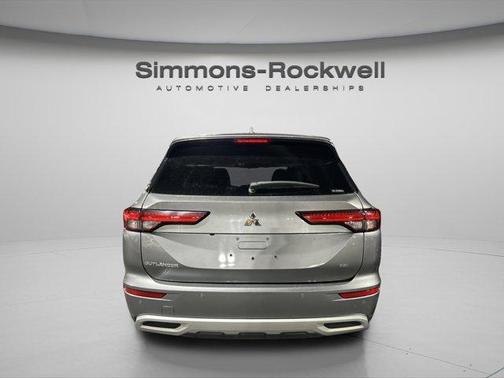 2024 Mitsubishi Outlander SE