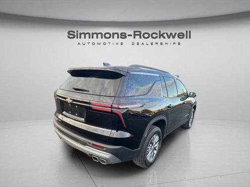 2025 Chevrolet Traverse LT