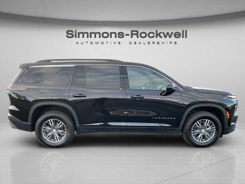 2025 Chevrolet Traverse LT