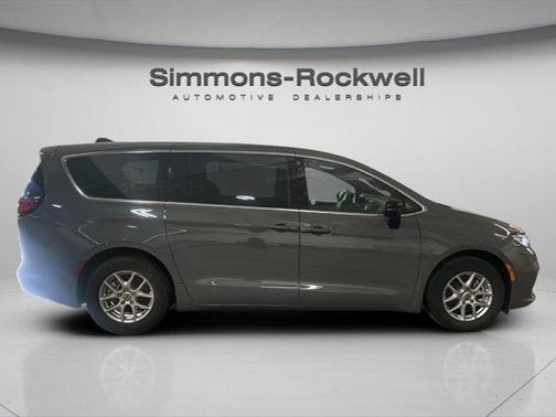 Ceramic Gray Clearcoat 2025 Chrysler Pacifica Select