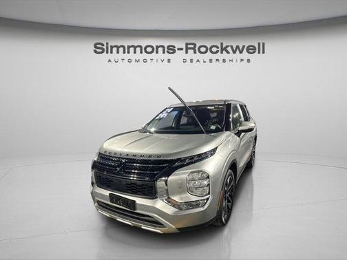 2024 Mitsubishi Outlander SE