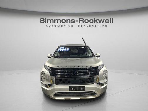 2024 Mitsubishi Outlander SE