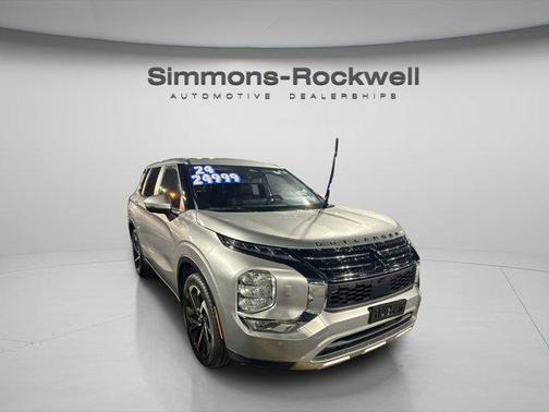 2024 Mitsubishi Outlander SE