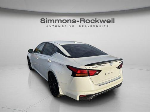 2022 Nissan Altima 2.5 SR